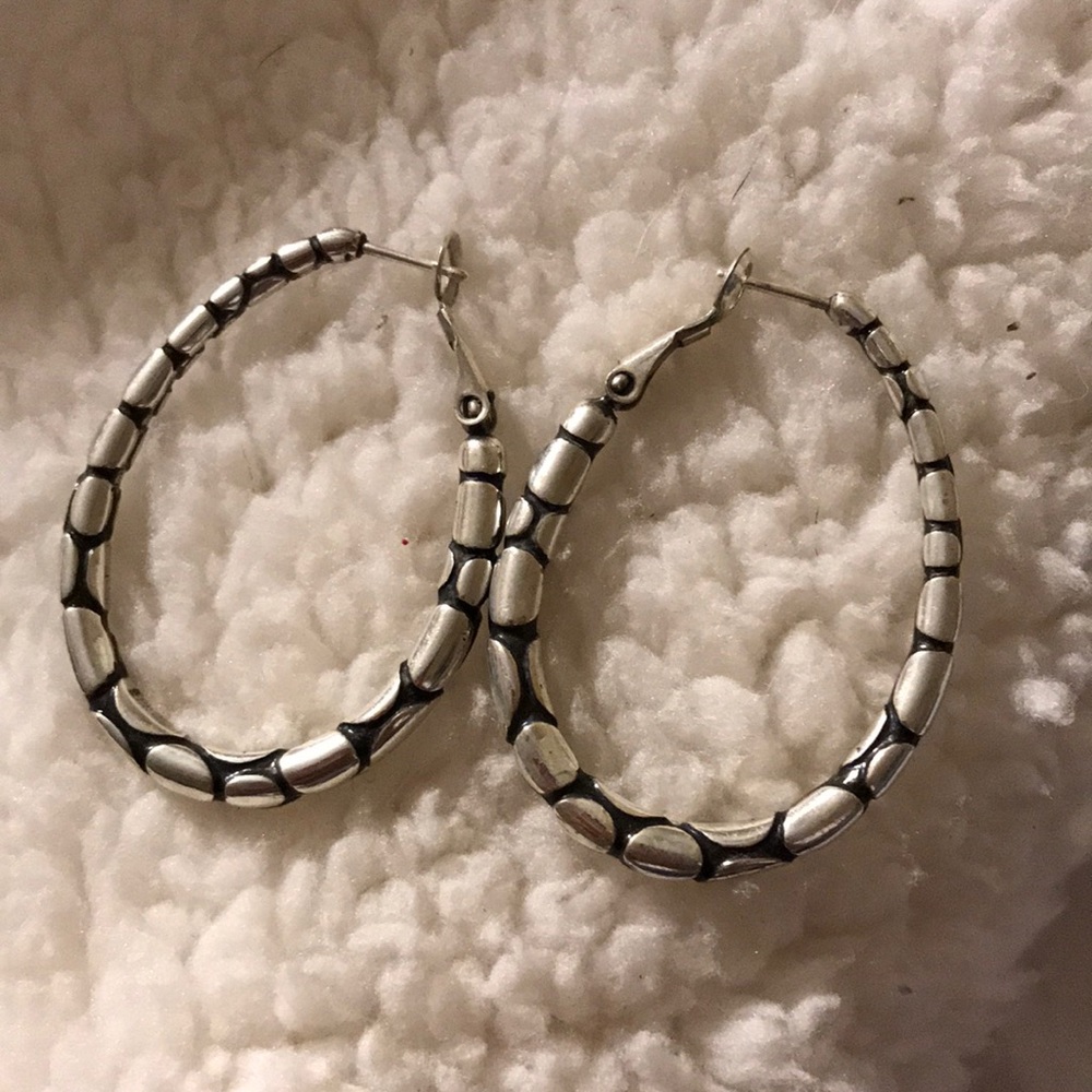 Silpada black and silver earrings